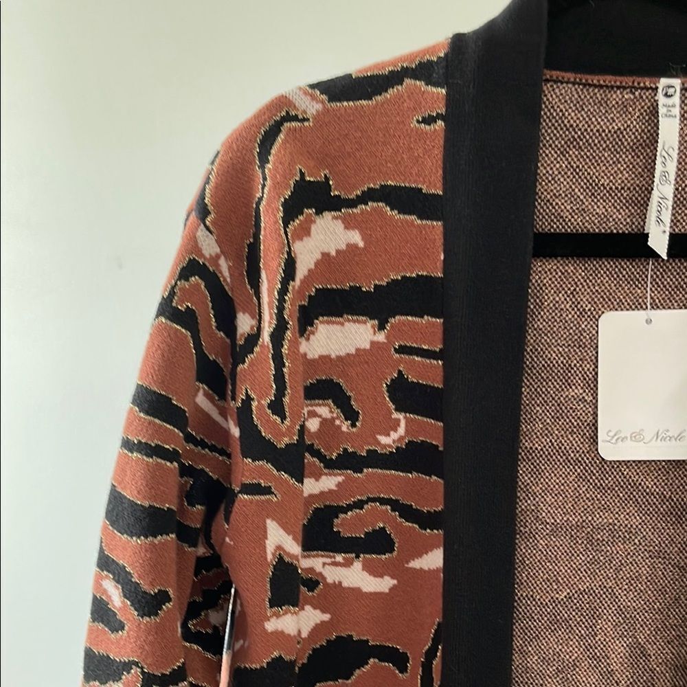 Leo & Nicole Animal Print Long Cardigan Size Petite medium - Picture 3 of 5